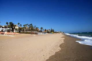 Hotell Jardines De Las Golondrinas 3*